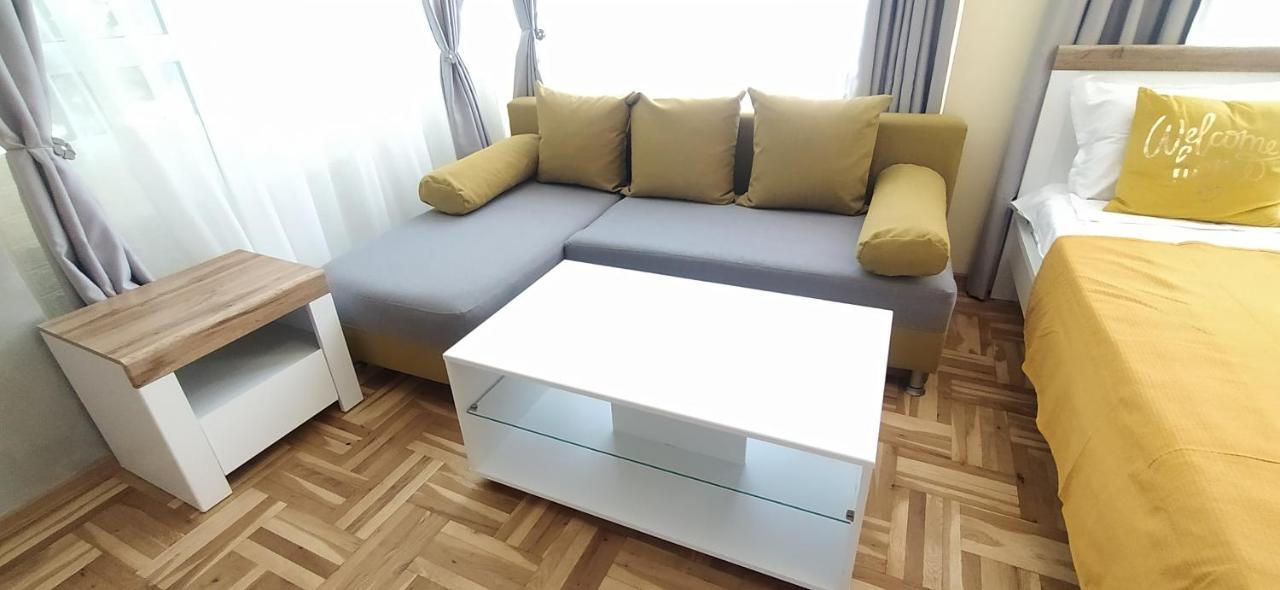 Studios Near To Burgas Free University Esterno foto