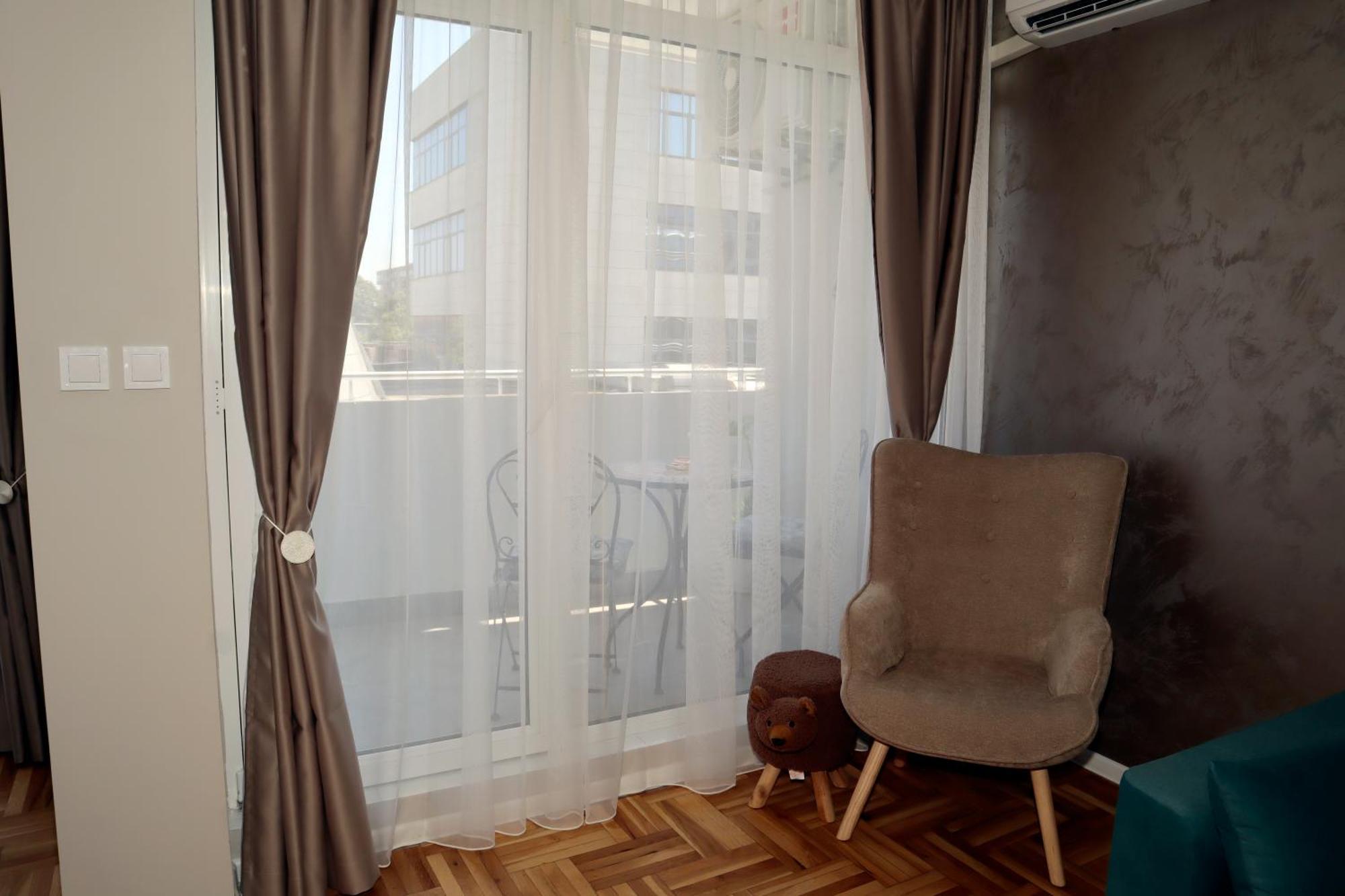 Studios Near To Burgas Free University Esterno foto