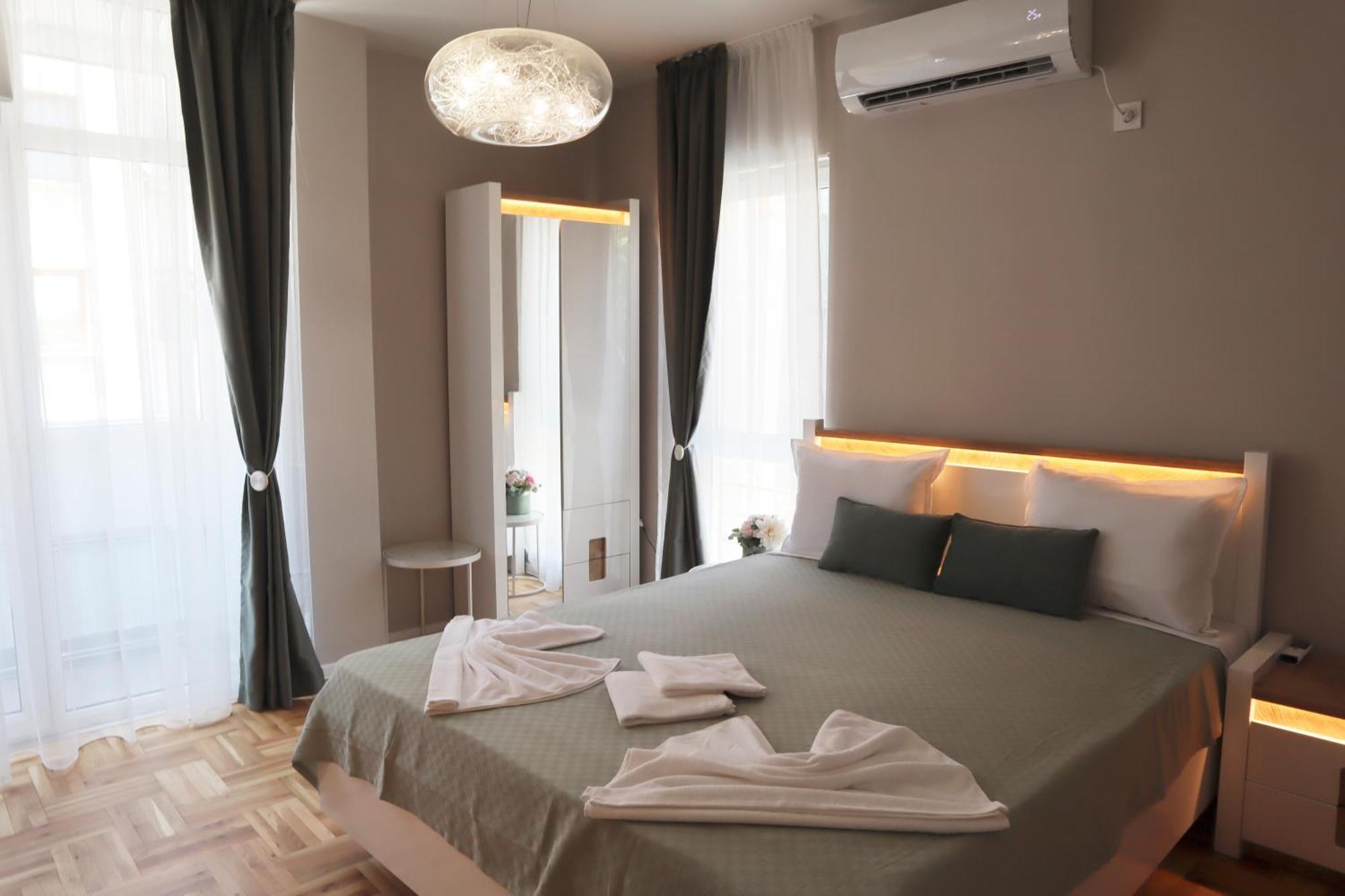 Studios Near To Burgas Free University Esterno foto