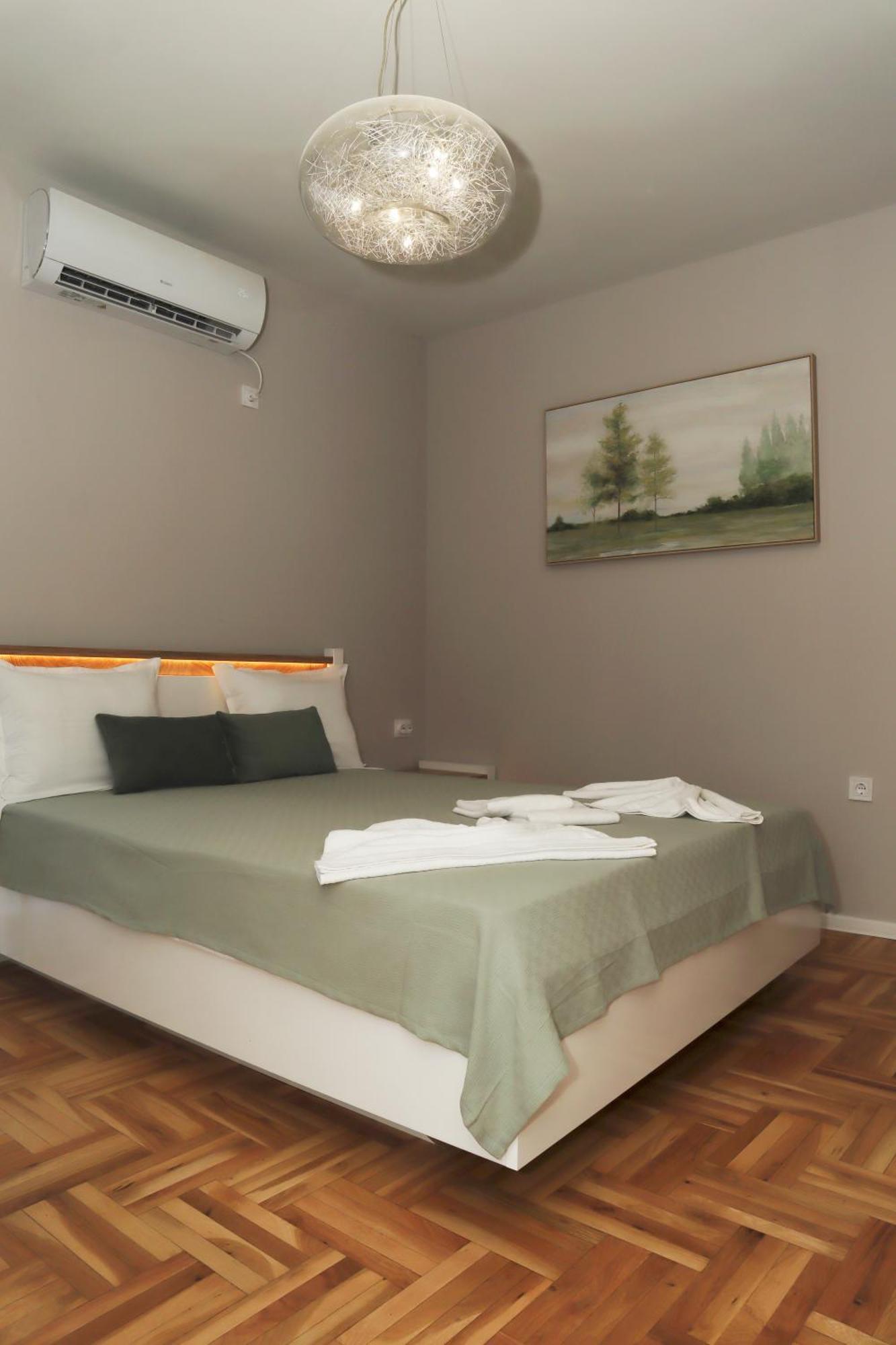 Studios Near To Burgas Free University Esterno foto